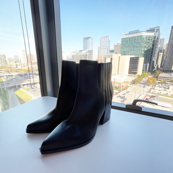 Marc Fisher Mayden Black Leather Sleek Western Pointed Leather Boots Size 10 - Picture 2 of 5